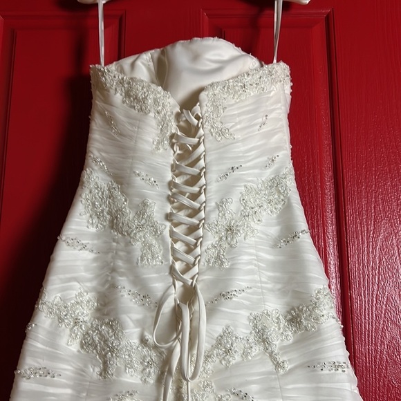 Alfred wedding gown size 2 - Picture 5 of 8